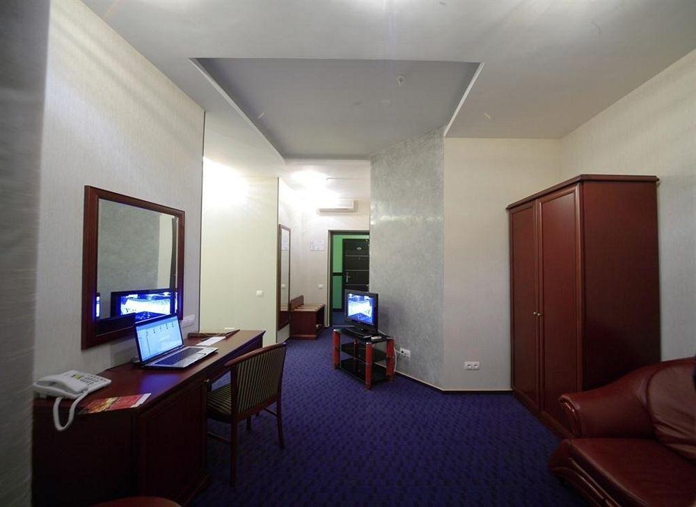 Victoria Hotel Kharkiv Room photo